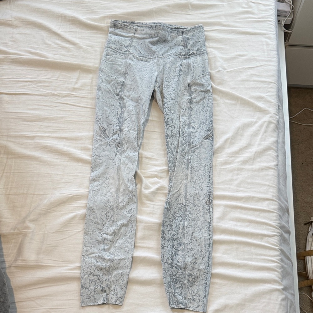 LuluLemon Stylish Blue Gray Women's Pants